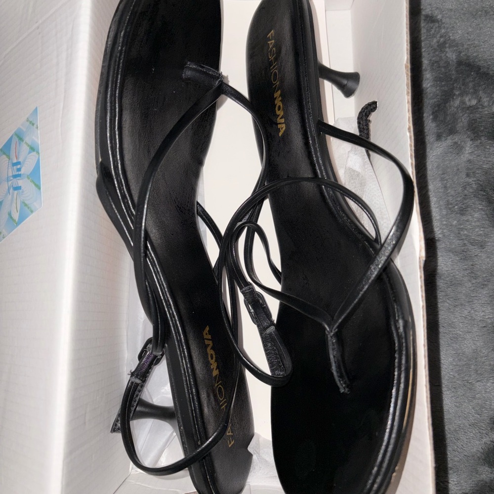 Fashion Nova Elegant Black Slingback Heels - Picture 2 of 5